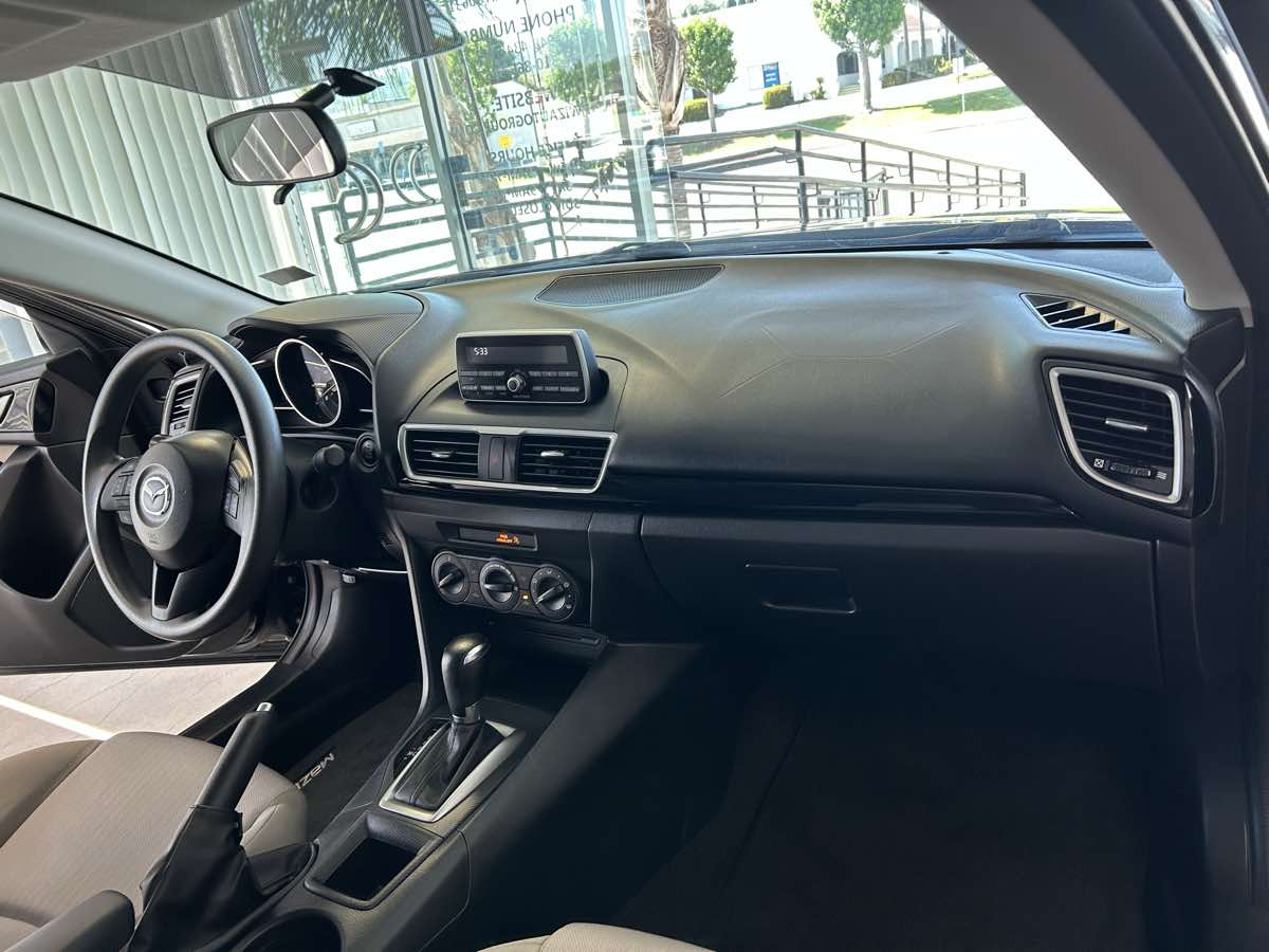 2014 Mazda Mazda3 i Sport photo 49