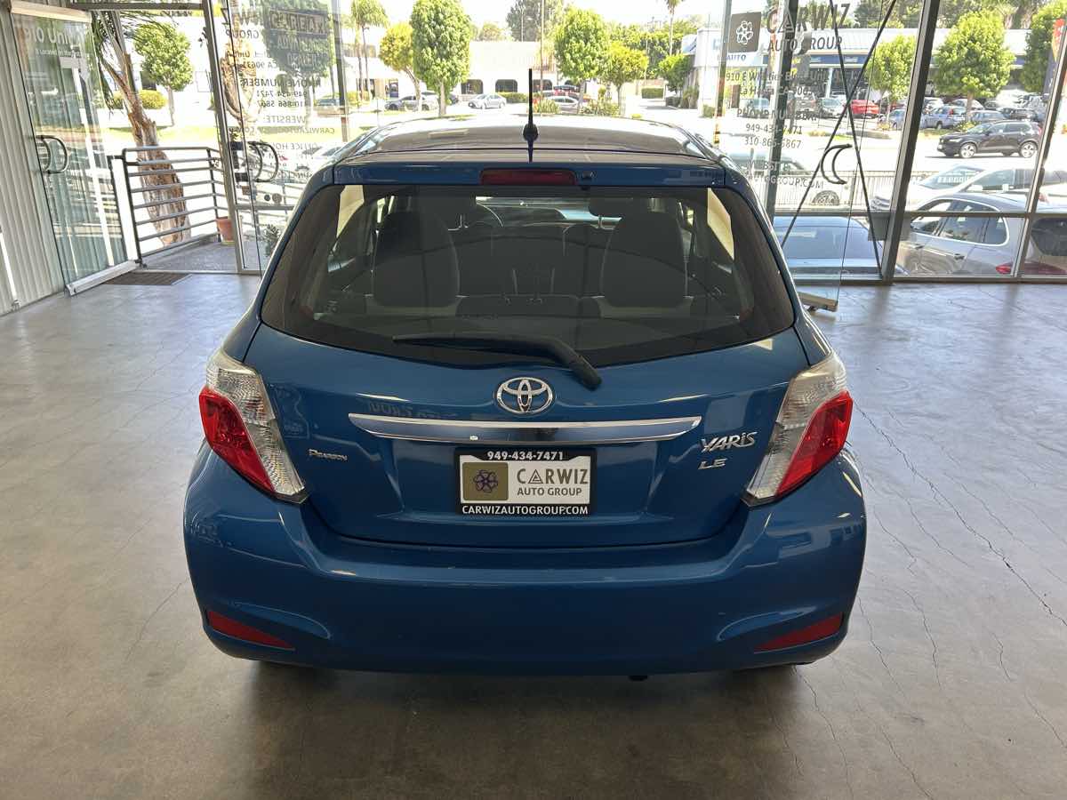 2012 Toyota Yaris LE photo 11