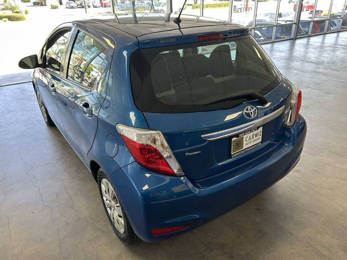 2012 Toyota Yaris LE photo 13