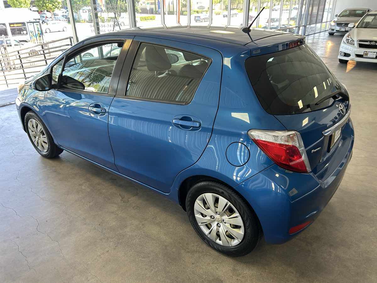 2012 Toyota Yaris LE photo 14