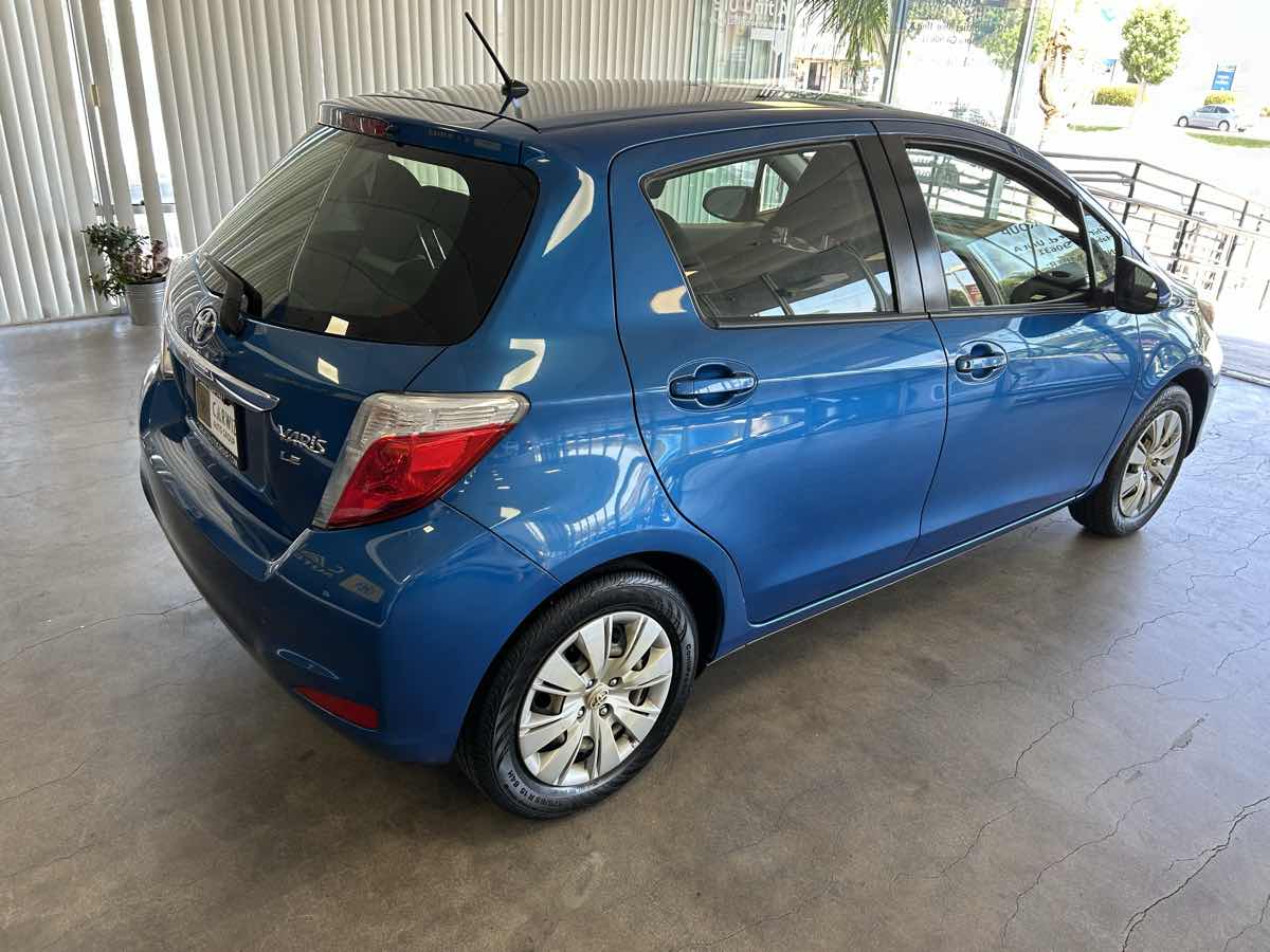 2012 Toyota Yaris LE photo 16