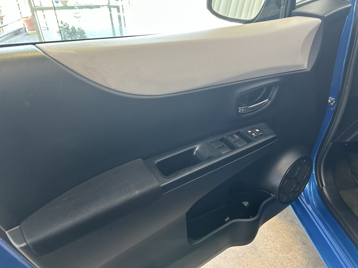 2012 Toyota Yaris LE photo 20