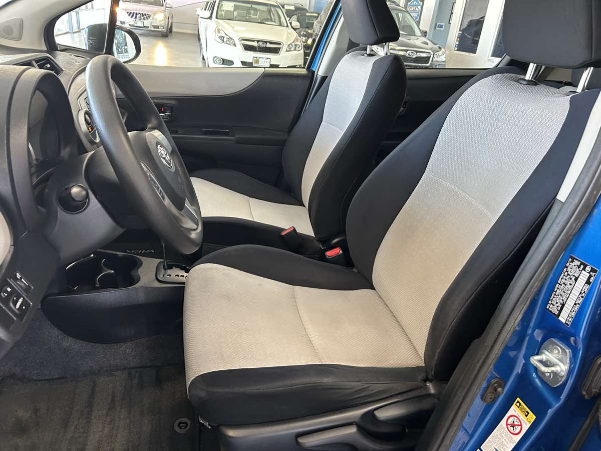 2012 Toyota Yaris LE photo 22