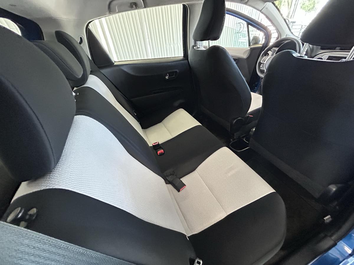 2012 Toyota Yaris LE photo 39