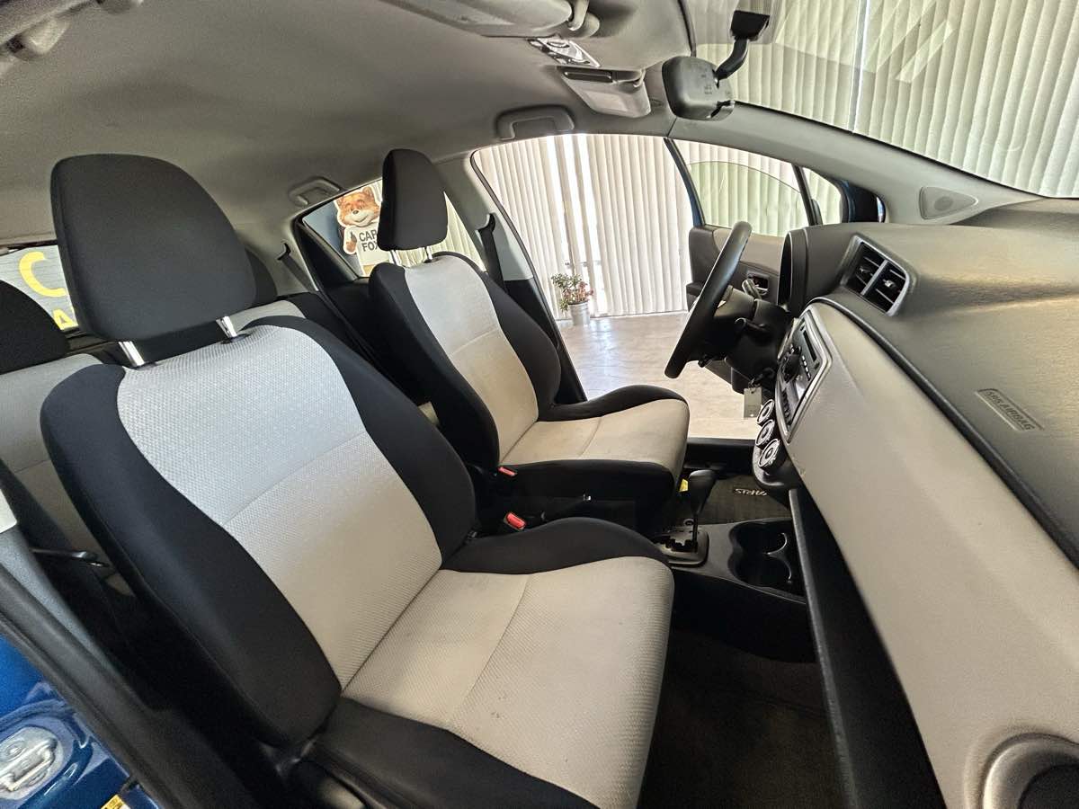 2012 Toyota Yaris LE photo 45