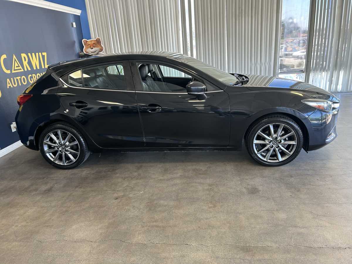 2018 Mazda Mazda3 Touring photo 5
