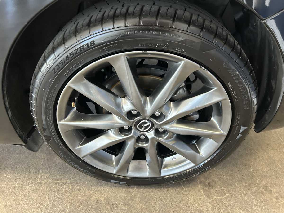 2018 Mazda Mazda3 Touring photo 7