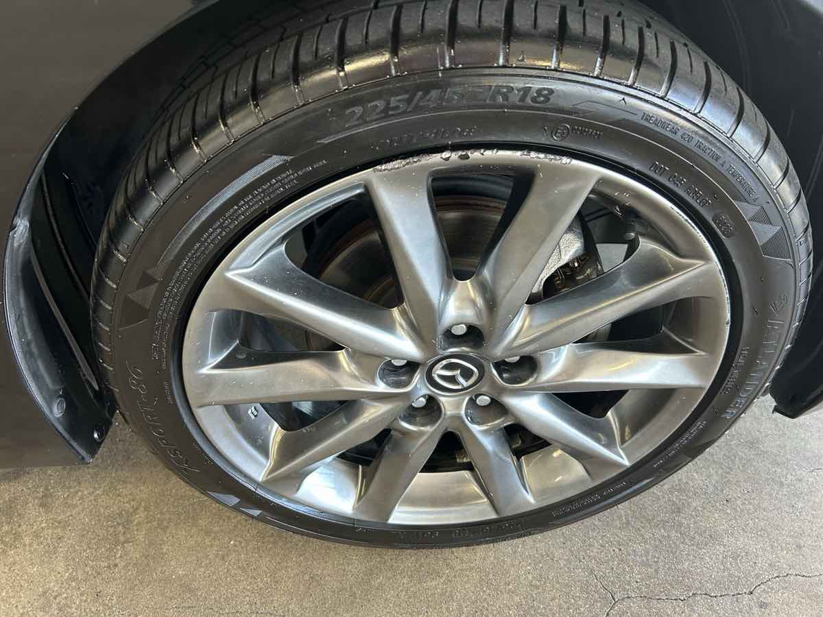 2018 Mazda Mazda3 Touring photo 9