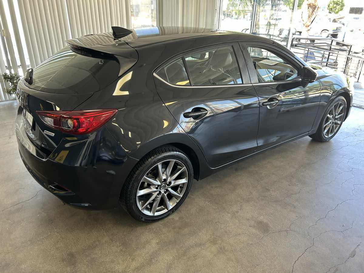 2018 Mazda Mazda3 Touring photo 15