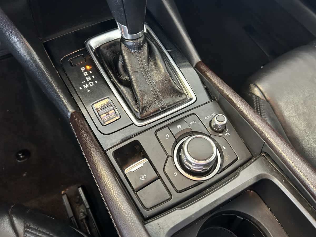 2018 Mazda Mazda3 Touring photo 32
