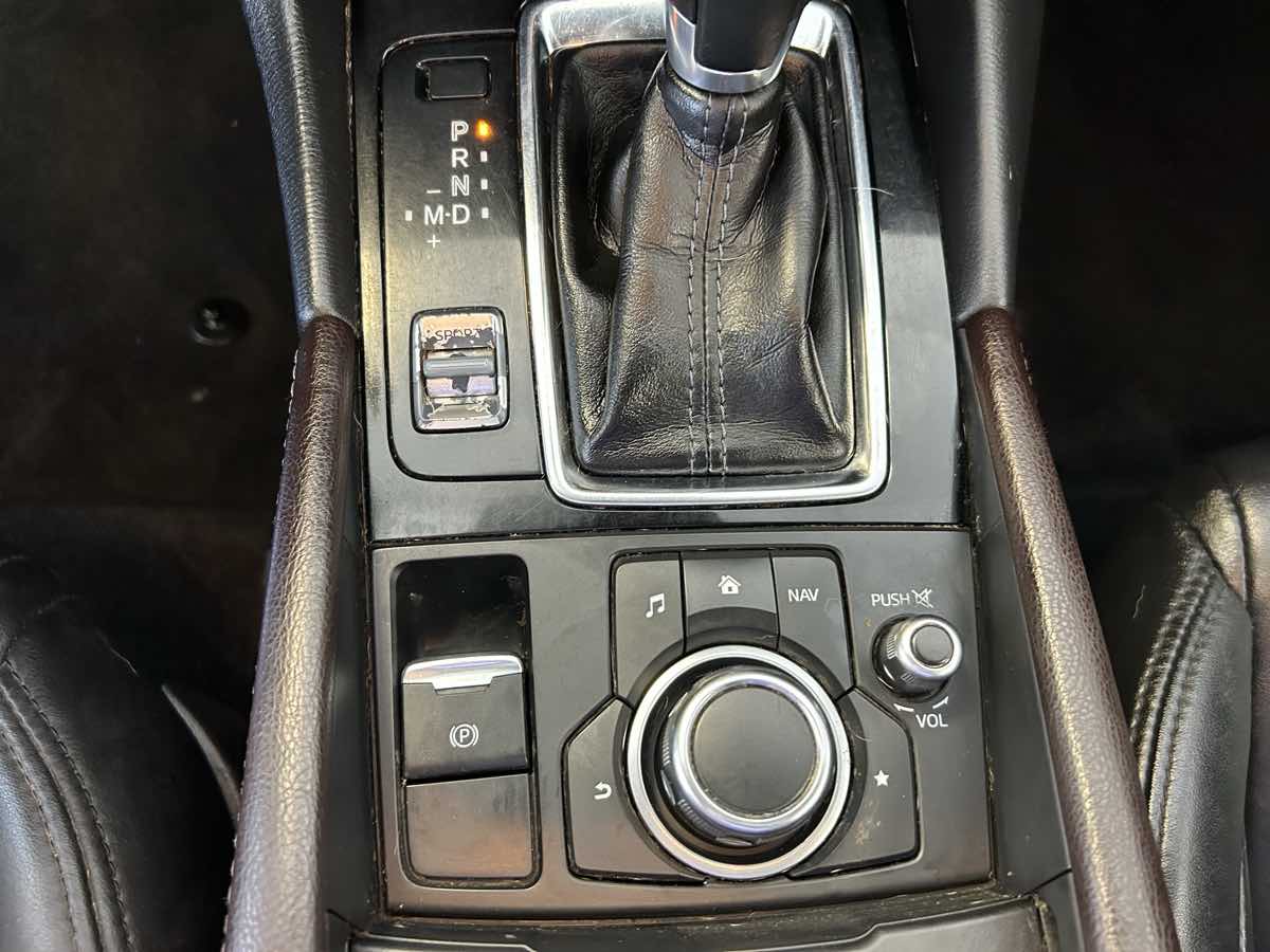 2018 Mazda Mazda3 Touring photo 33