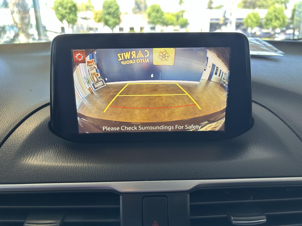 2018 Mazda Mazda3 Touring photo 37
