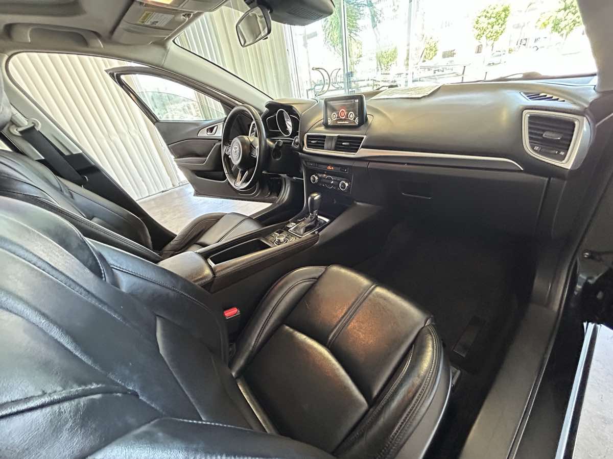 2018 Mazda Mazda3 Touring photo 45