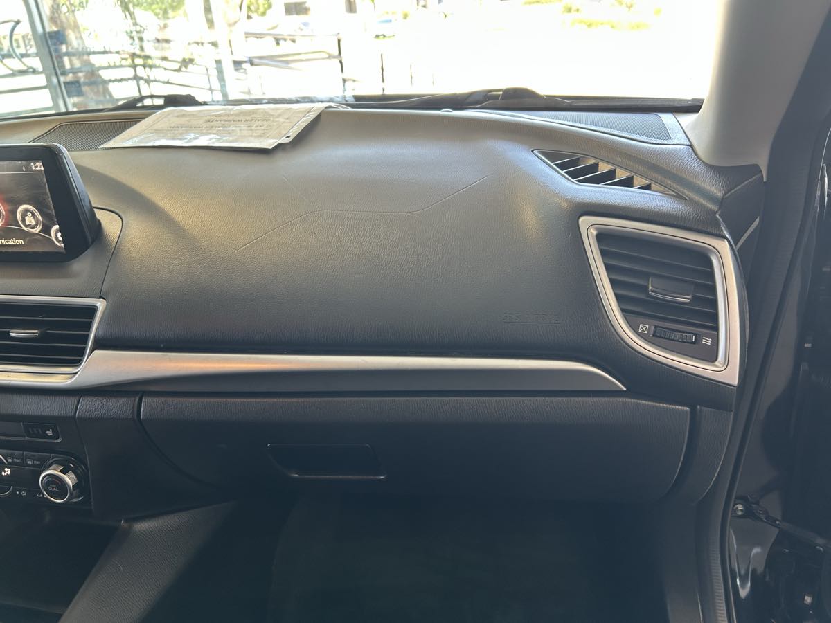 2018 Mazda Mazda3 Touring photo 47