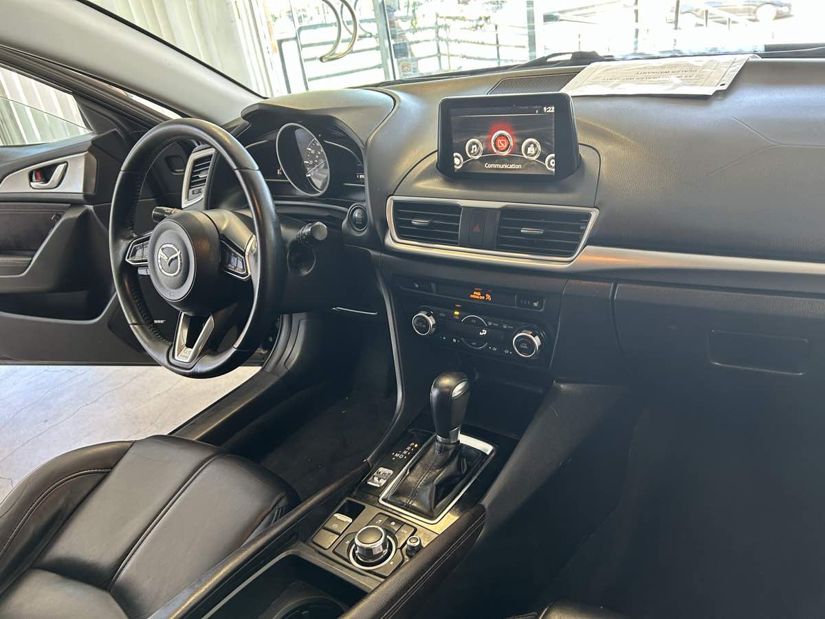 2018 Mazda Mazda3 Touring photo 48