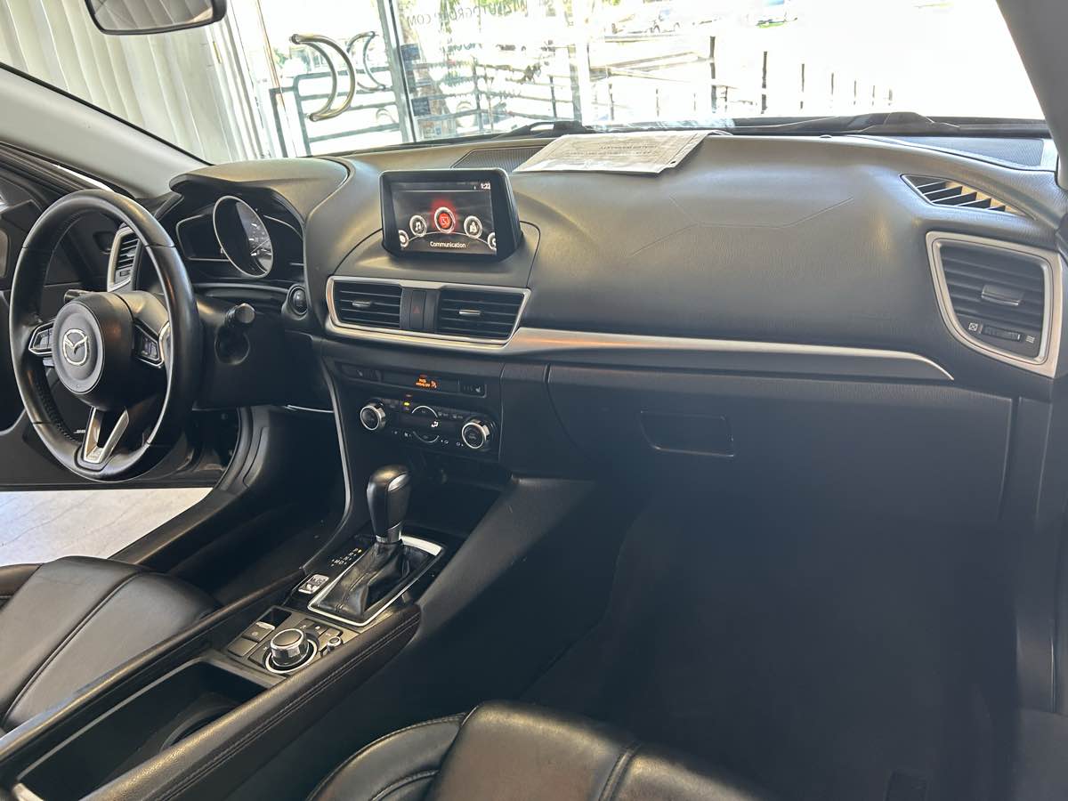 2018 Mazda Mazda3 Touring photo 49