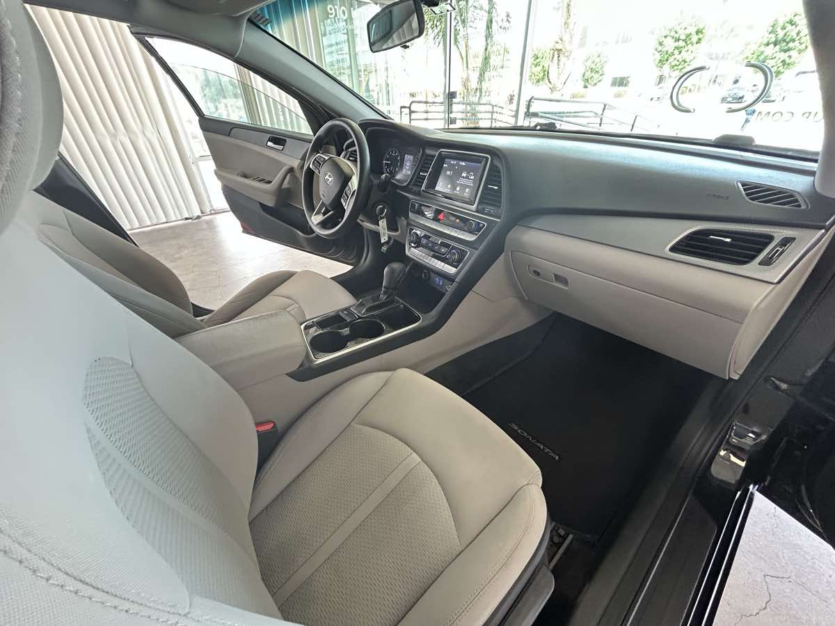 2018 Hyundai Sonata SE Eco photo 32