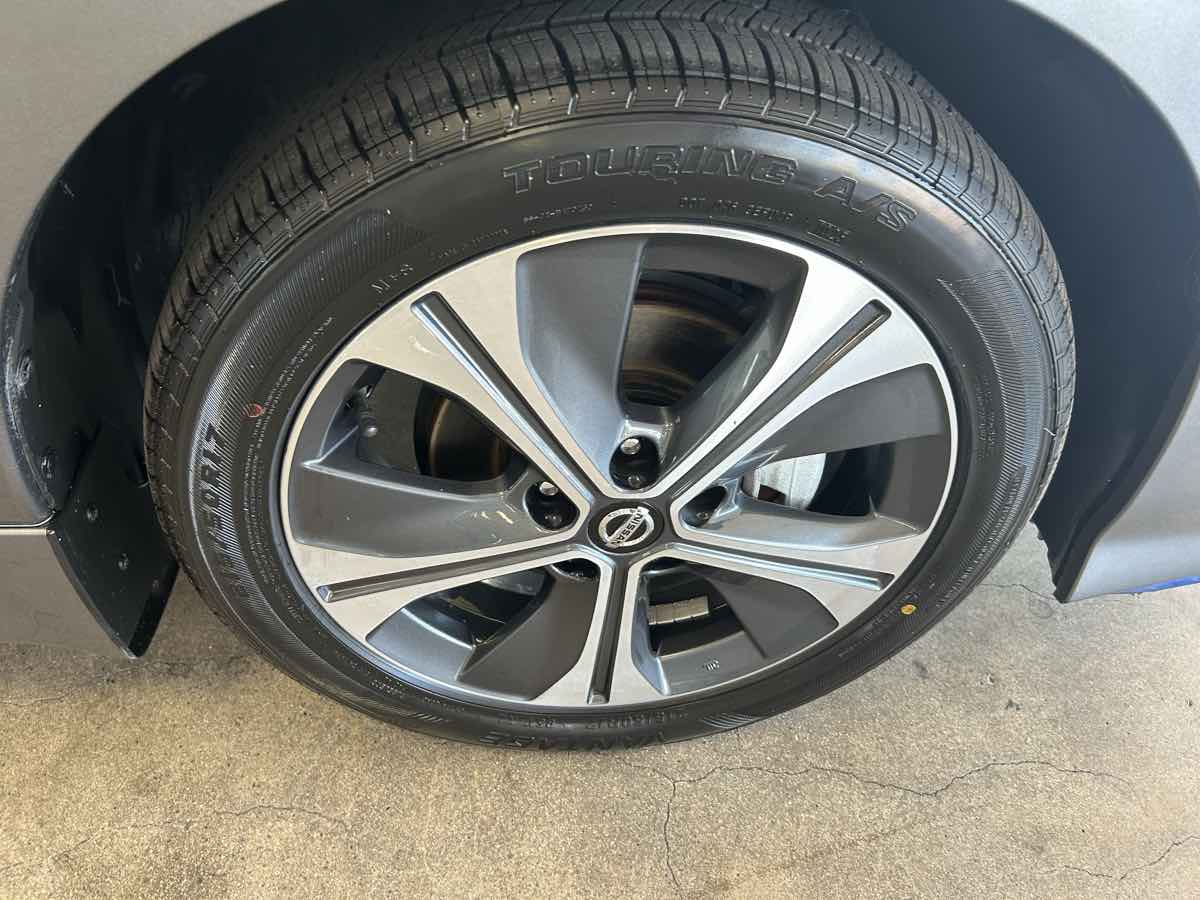 2021 Nissan Leaf SL Plus photo 10