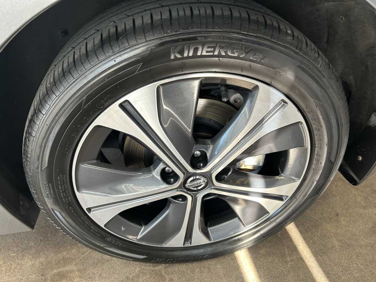2021 Nissan Leaf SL Plus photo 11