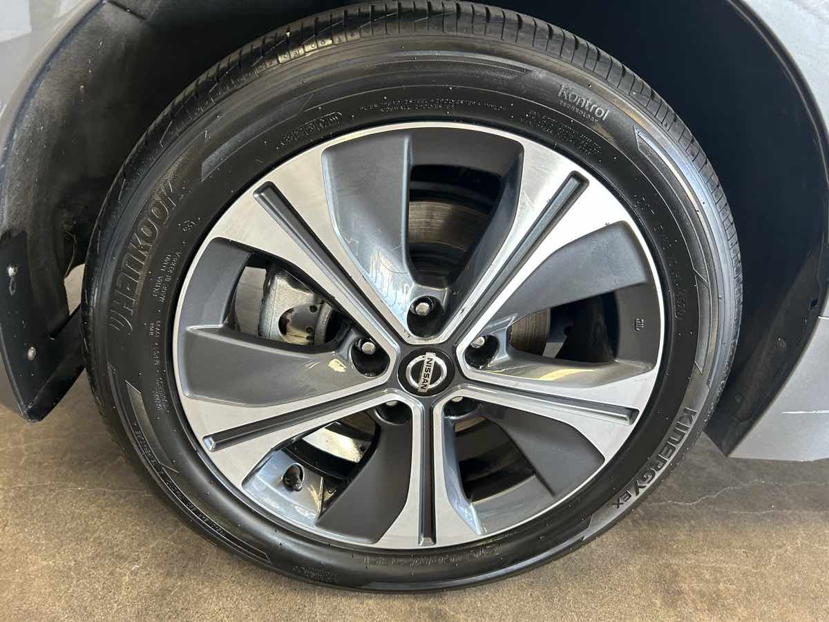 2021 Nissan Leaf SL Plus photo 12