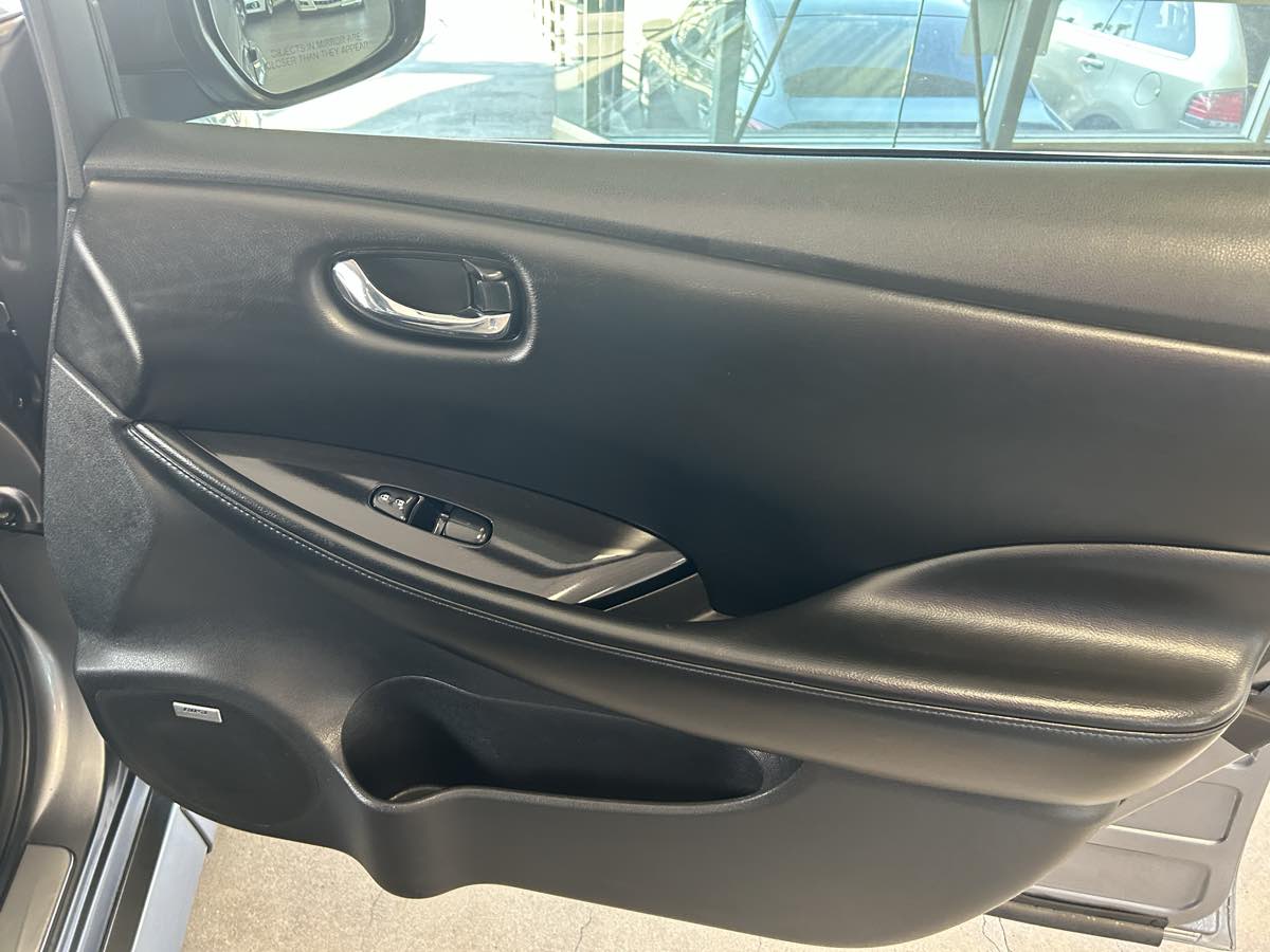 2021 Nissan Leaf SL Plus photo 44