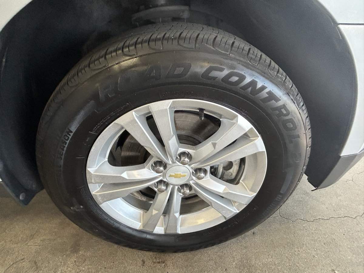 2012 Chevrolet Equinox LS photo 11