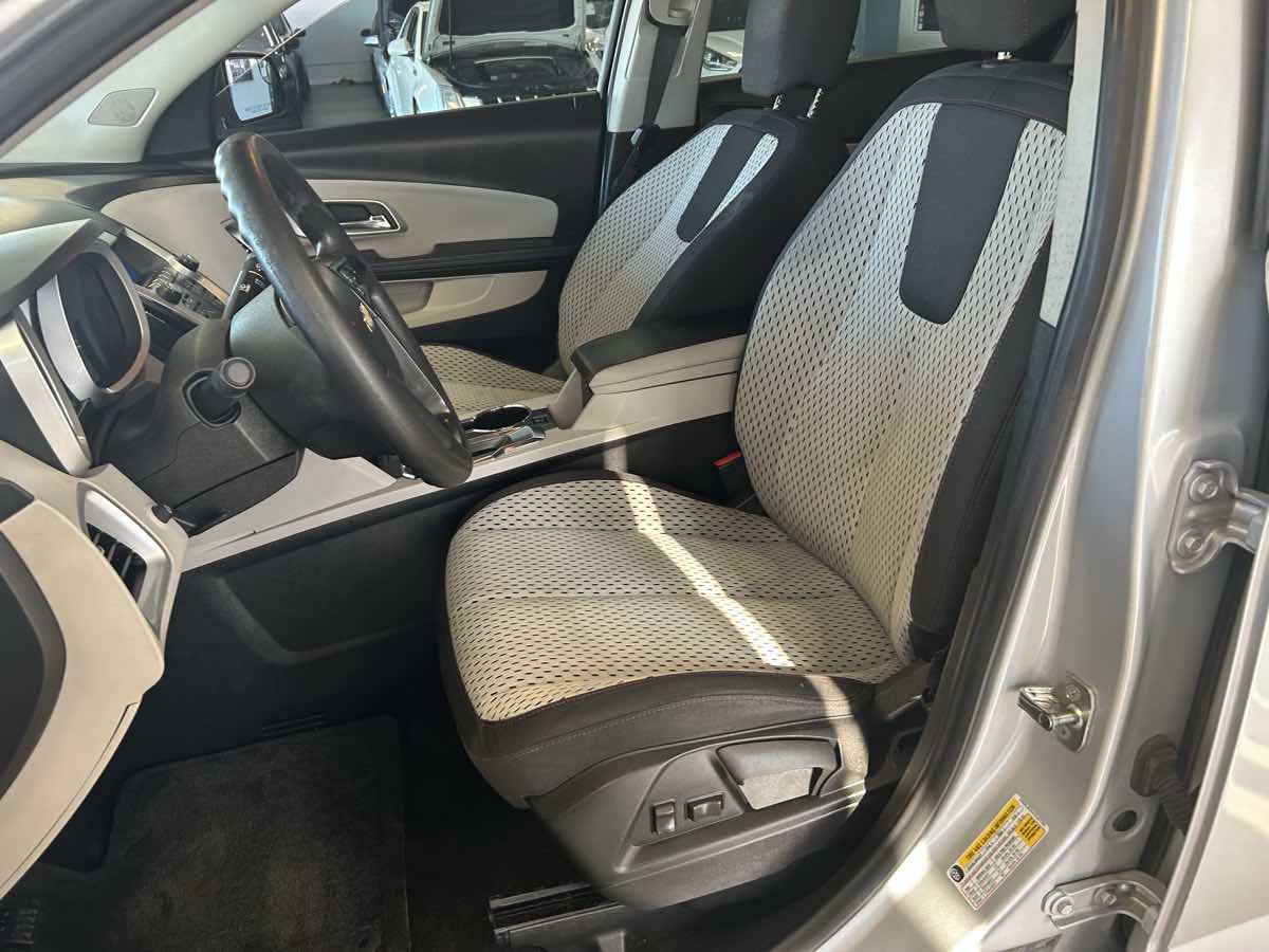 2012 Chevrolet Equinox LS photo 23