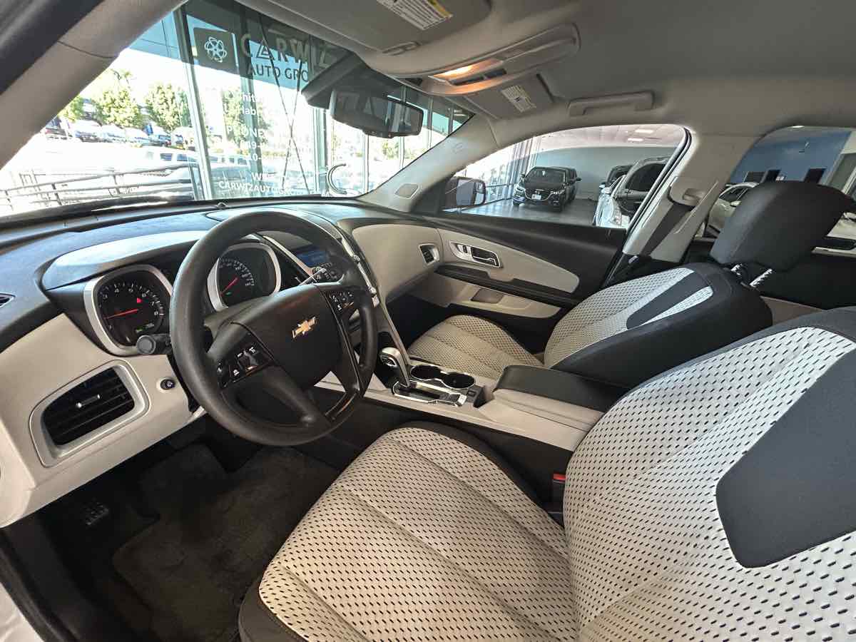 2012 Chevrolet Equinox LS photo 25
