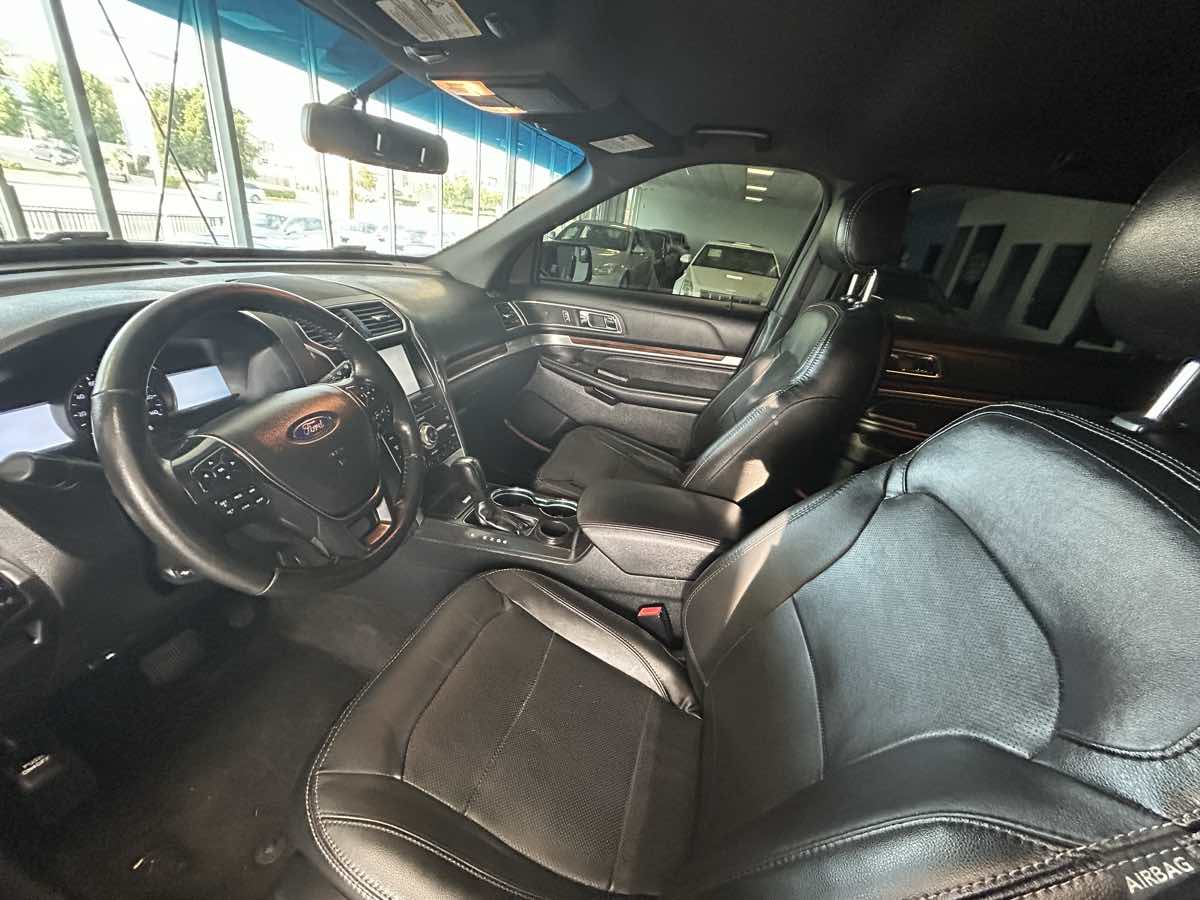 2016 Ford Explorer Limited photo 26