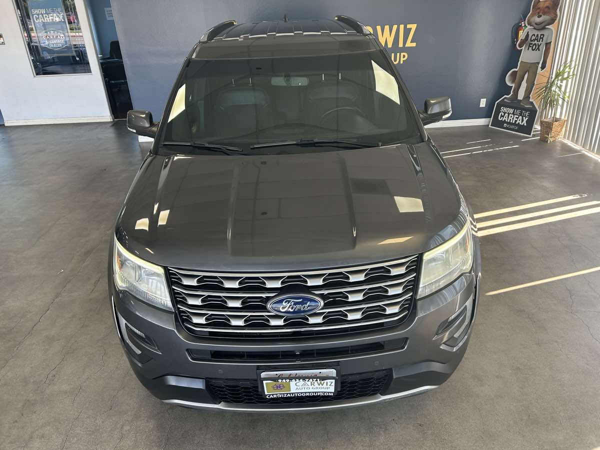 2016 Ford Explorer Limited photo 2