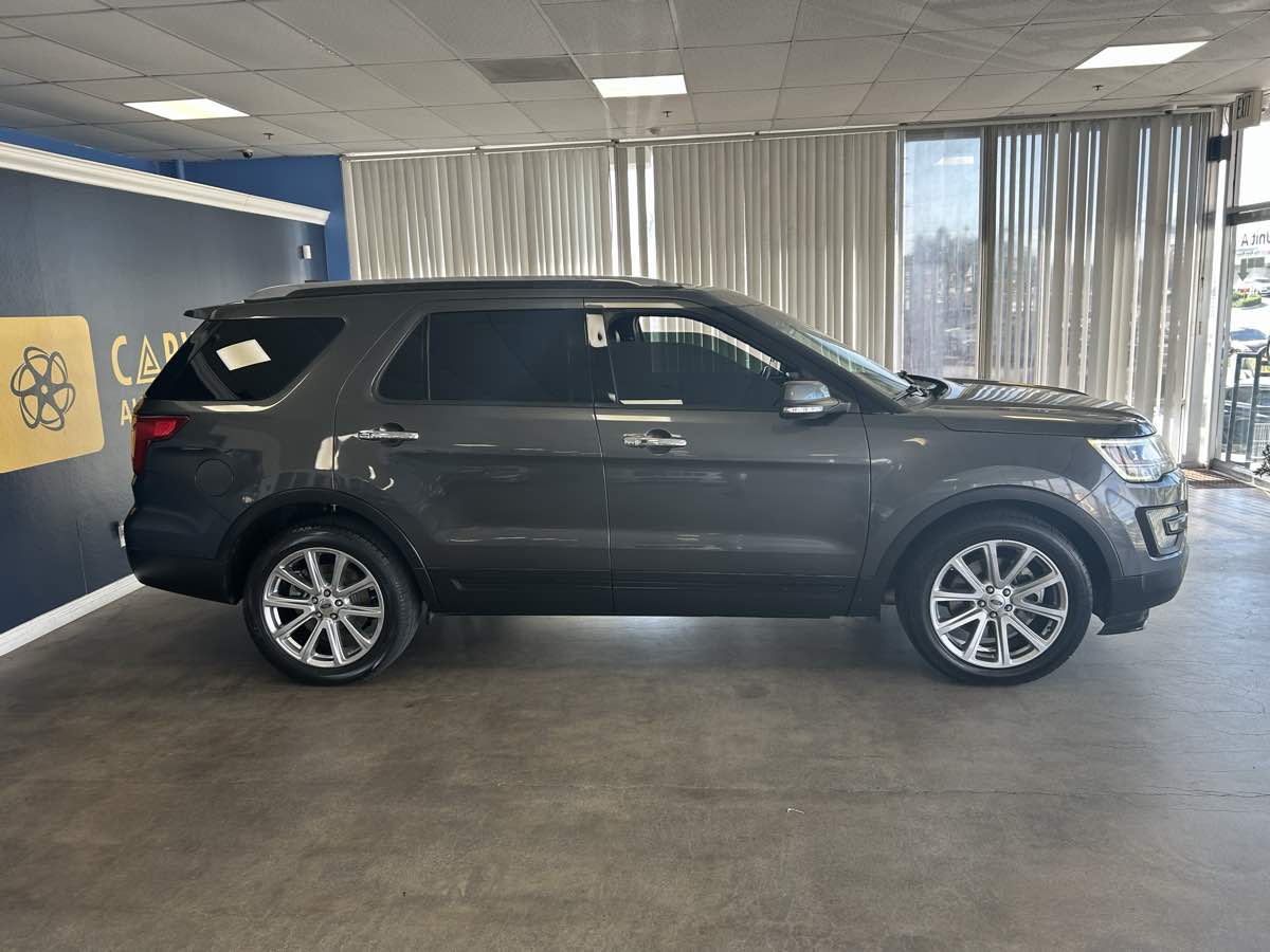 2016 Ford Explorer Limited photo 5