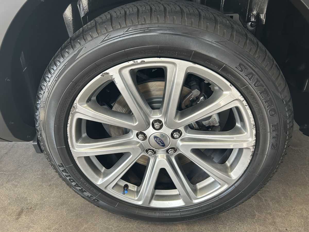 2016 Ford Explorer Limited photo 10