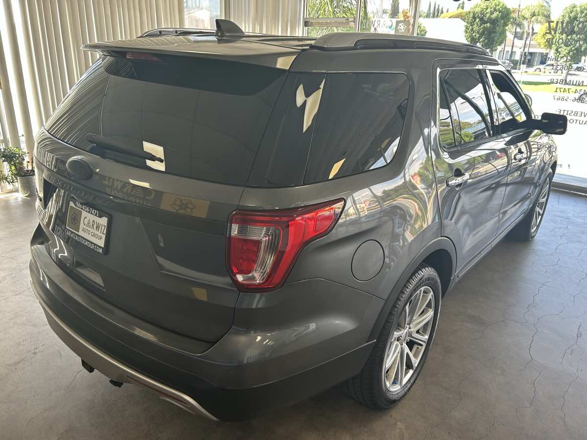 2016 Ford Explorer Limited photo 16
