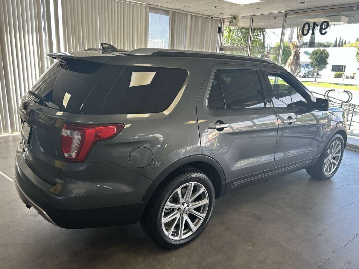 2016 Ford Explorer Limited photo 17
