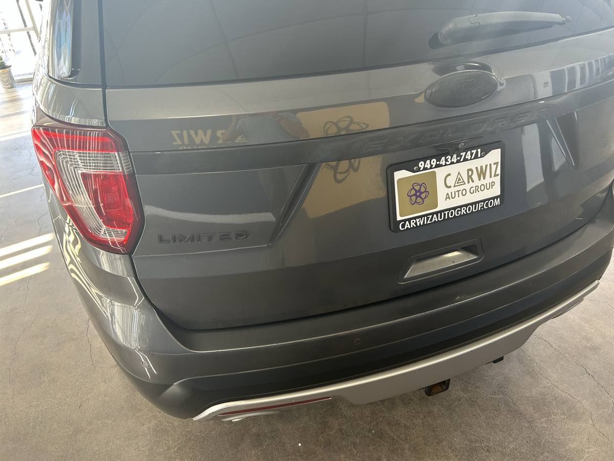 2016 Ford Explorer Limited photo 18