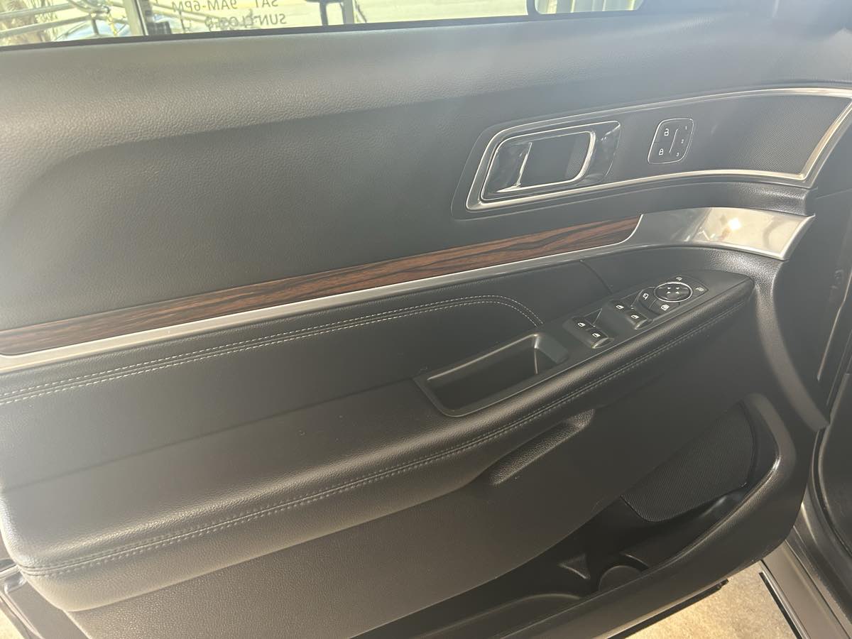 2016 Ford Explorer Limited photo 24