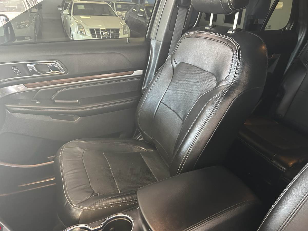 2016 Ford Explorer Limited photo 29