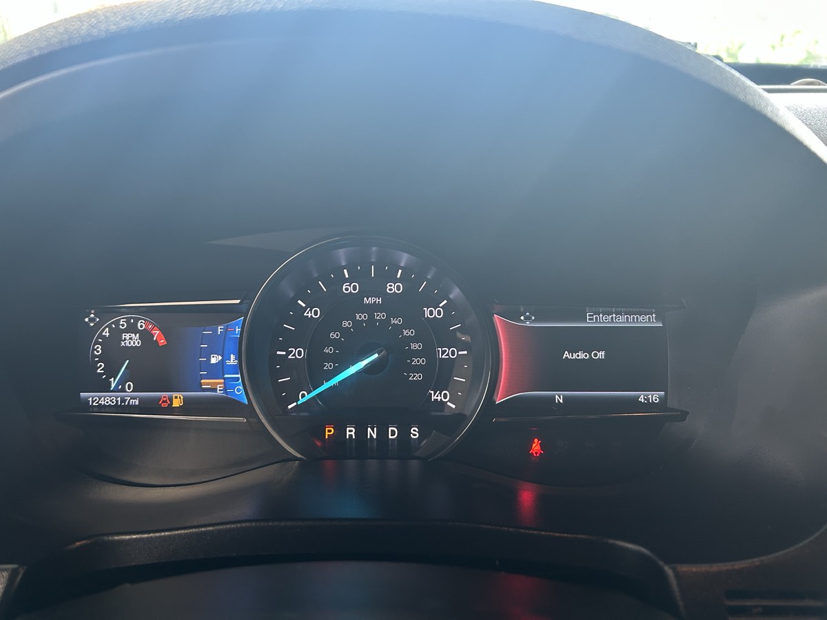 2016 Ford Explorer Limited photo 32