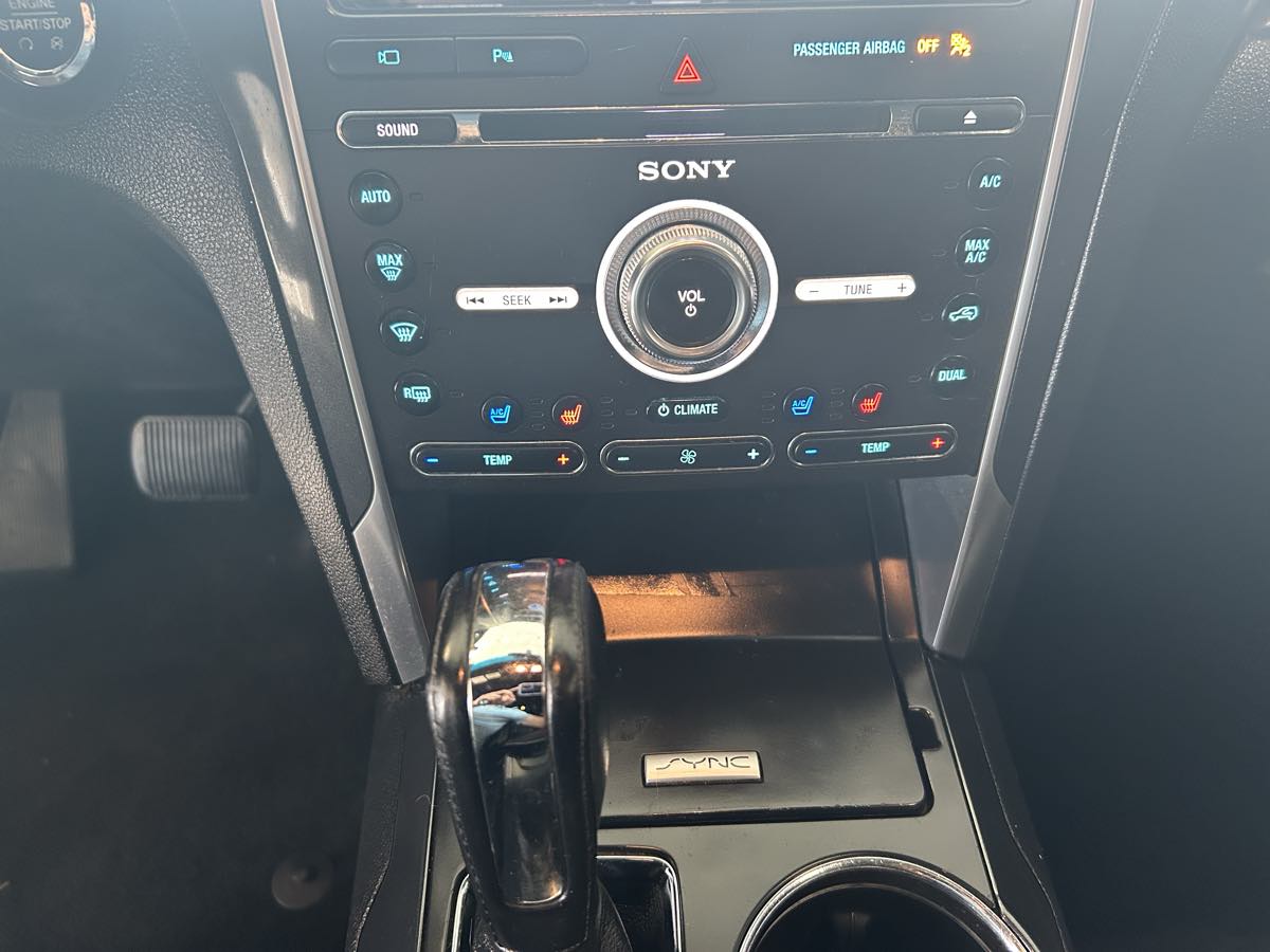2016 Ford Explorer Limited photo 35
