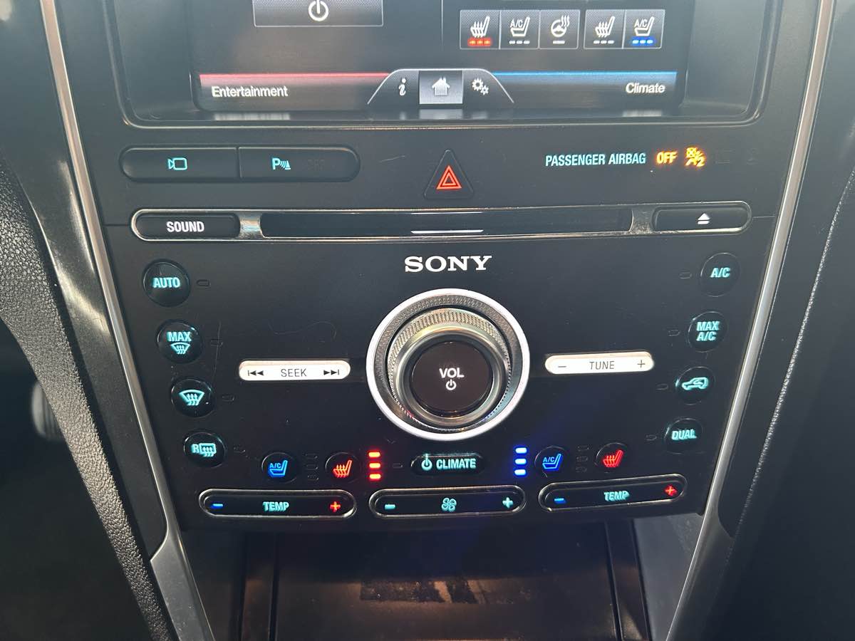 2016 Ford Explorer Limited photo 36