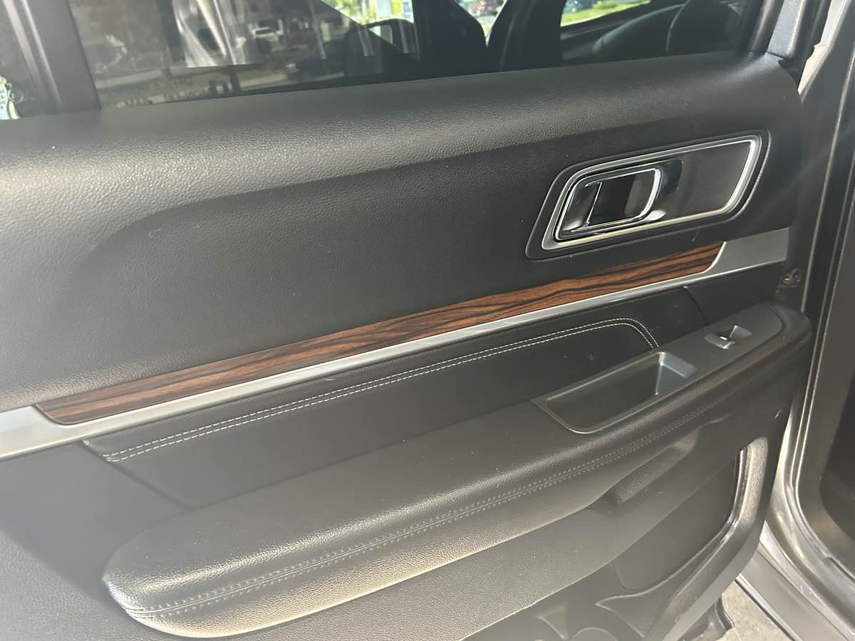 2016 Ford Explorer Limited photo 42