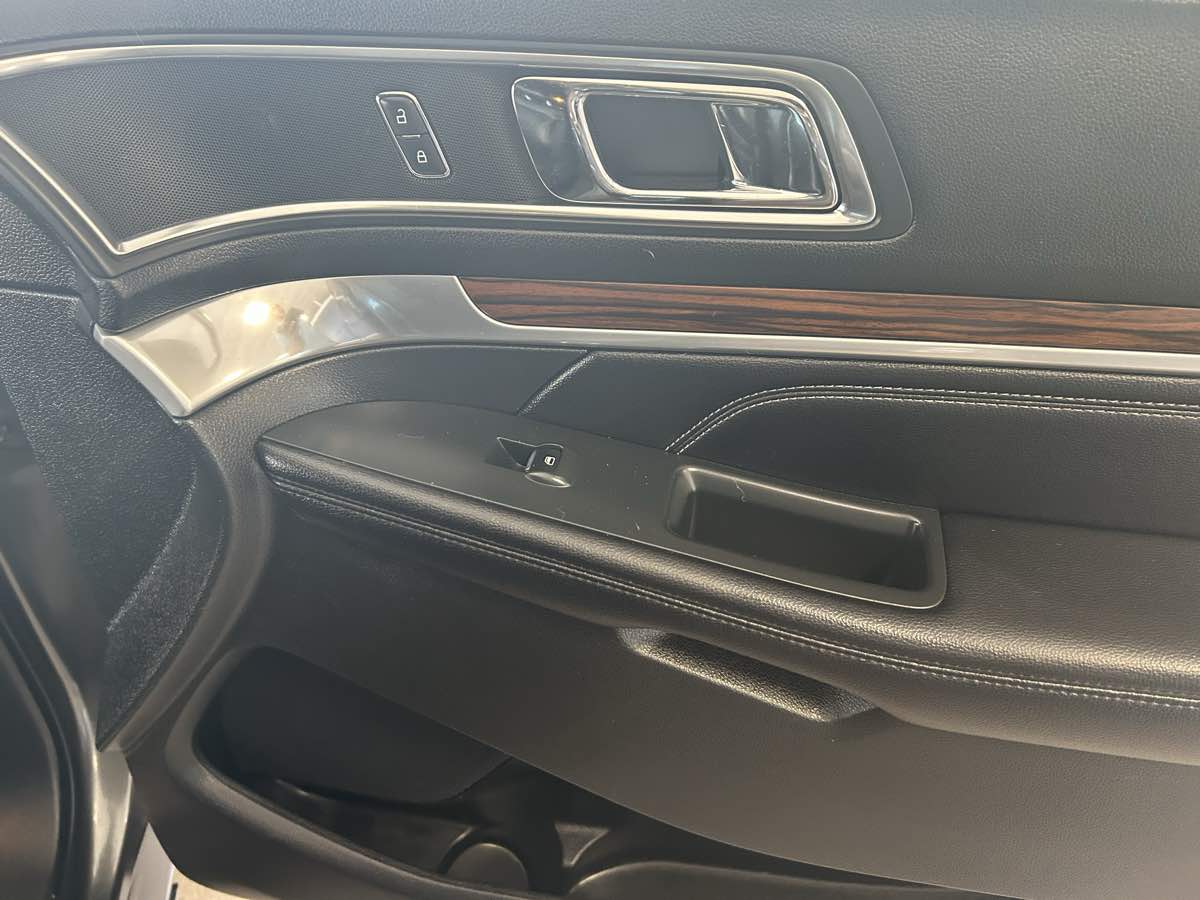2016 Ford Explorer Limited photo 50