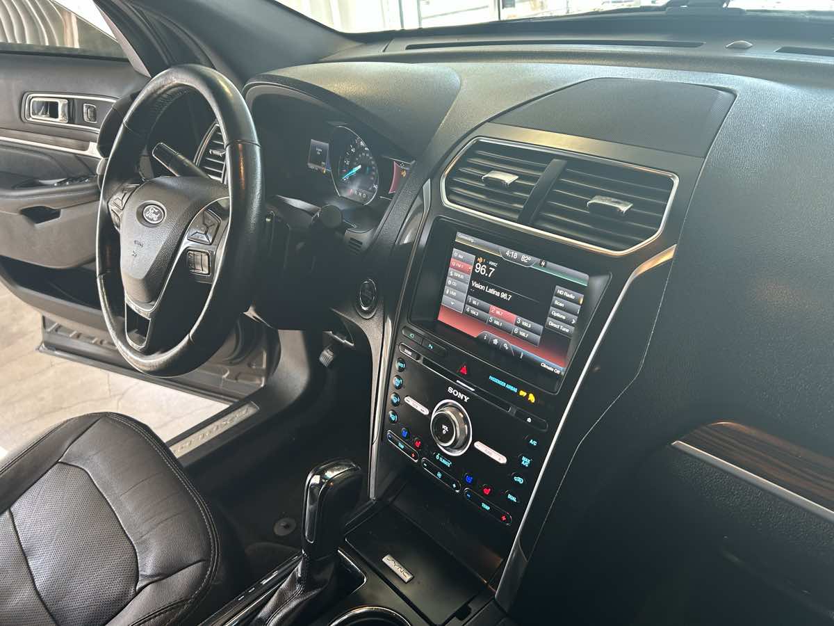2016 Ford Explorer Limited photo 52