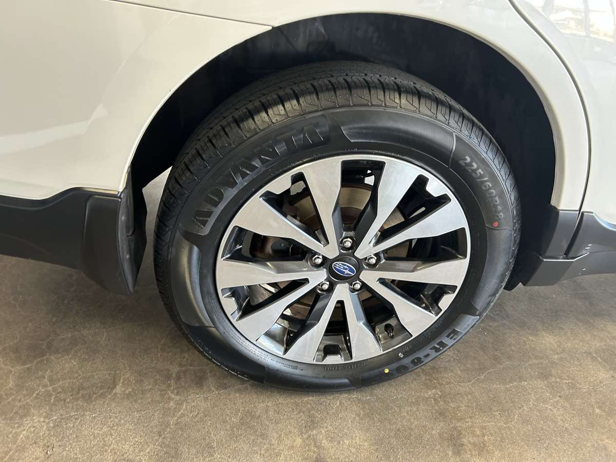 2016 Subaru Outback 3.6R Limited photo 10