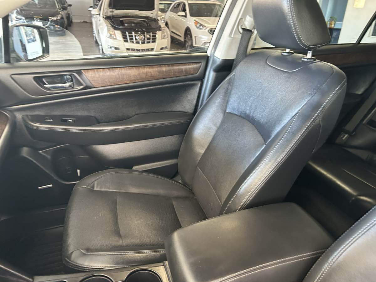 2016 Subaru Outback 3.6R Limited photo 30