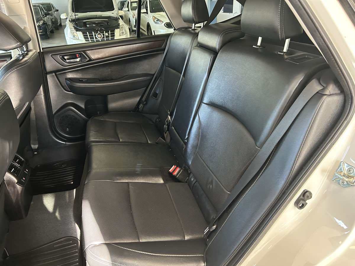 2016 Subaru Outback 3.6R Limited photo 32