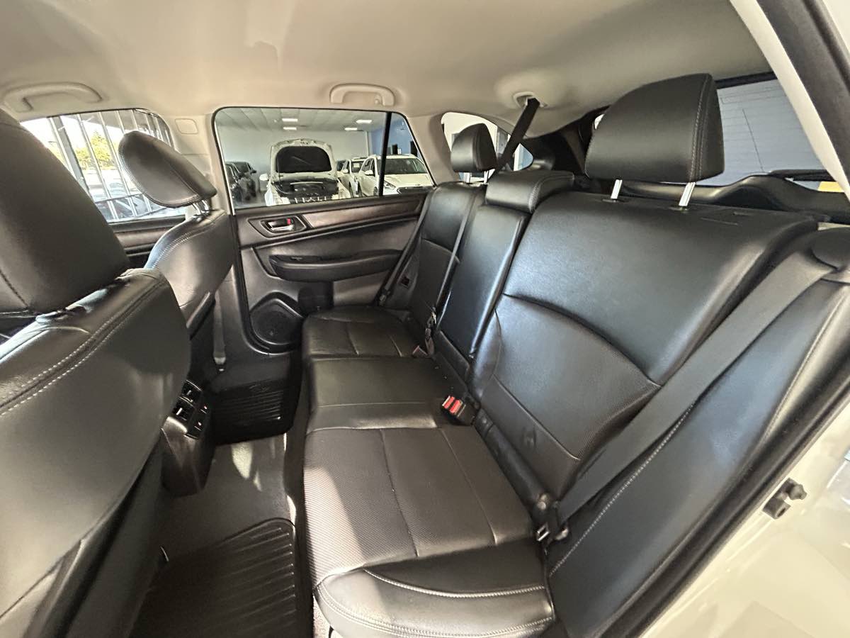 2016 Subaru Outback 3.6R Limited photo 33