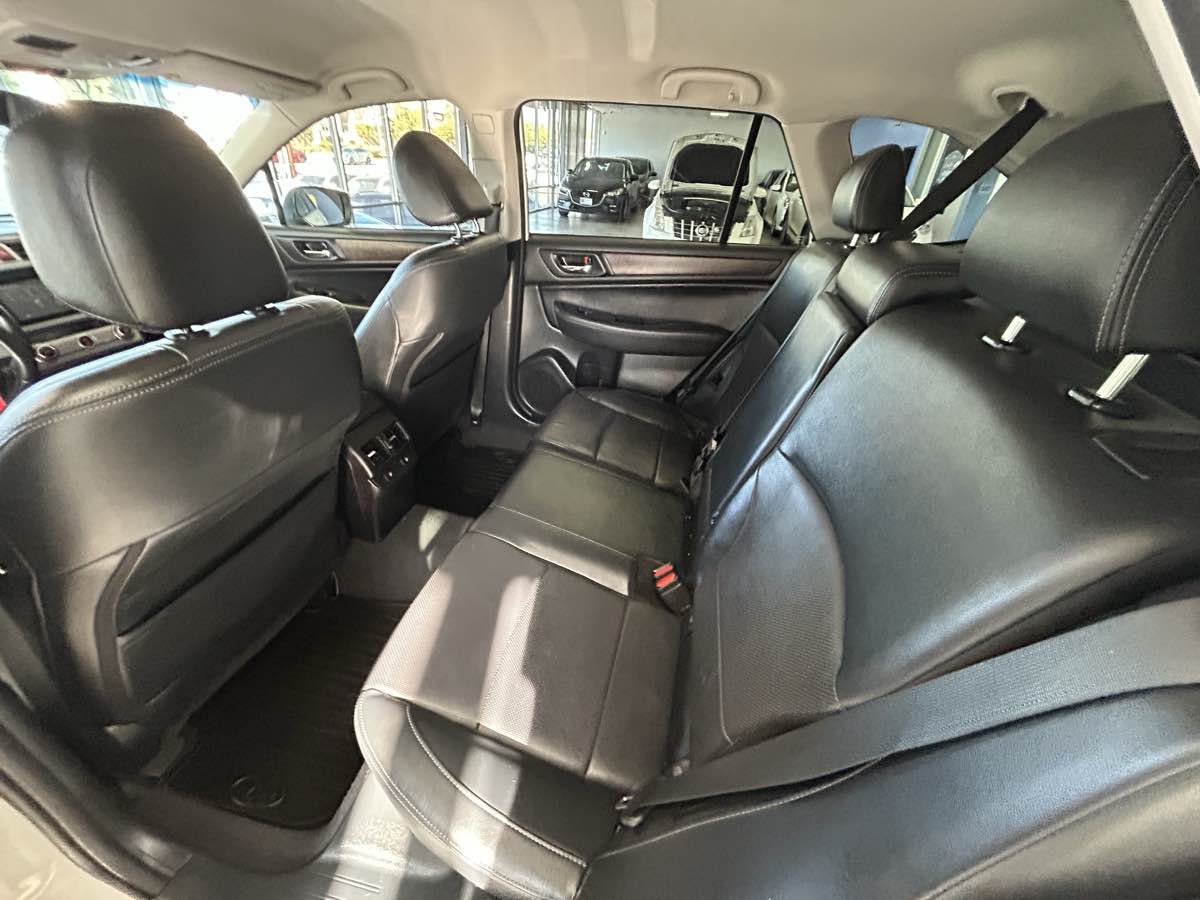 2016 Subaru Outback 3.6R Limited photo 34