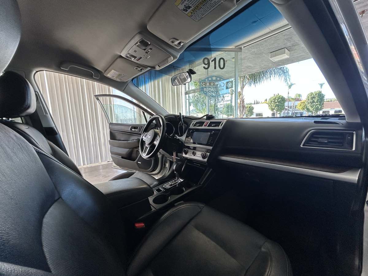 2016 Subaru Outback 3.6R Limited photo 43