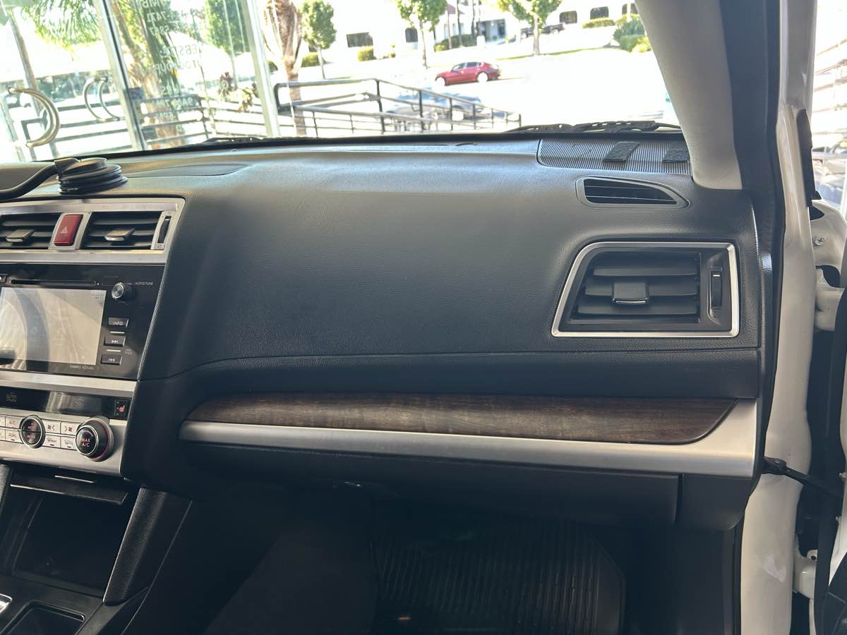 2016 Subaru Outback 3.6R Limited photo 44